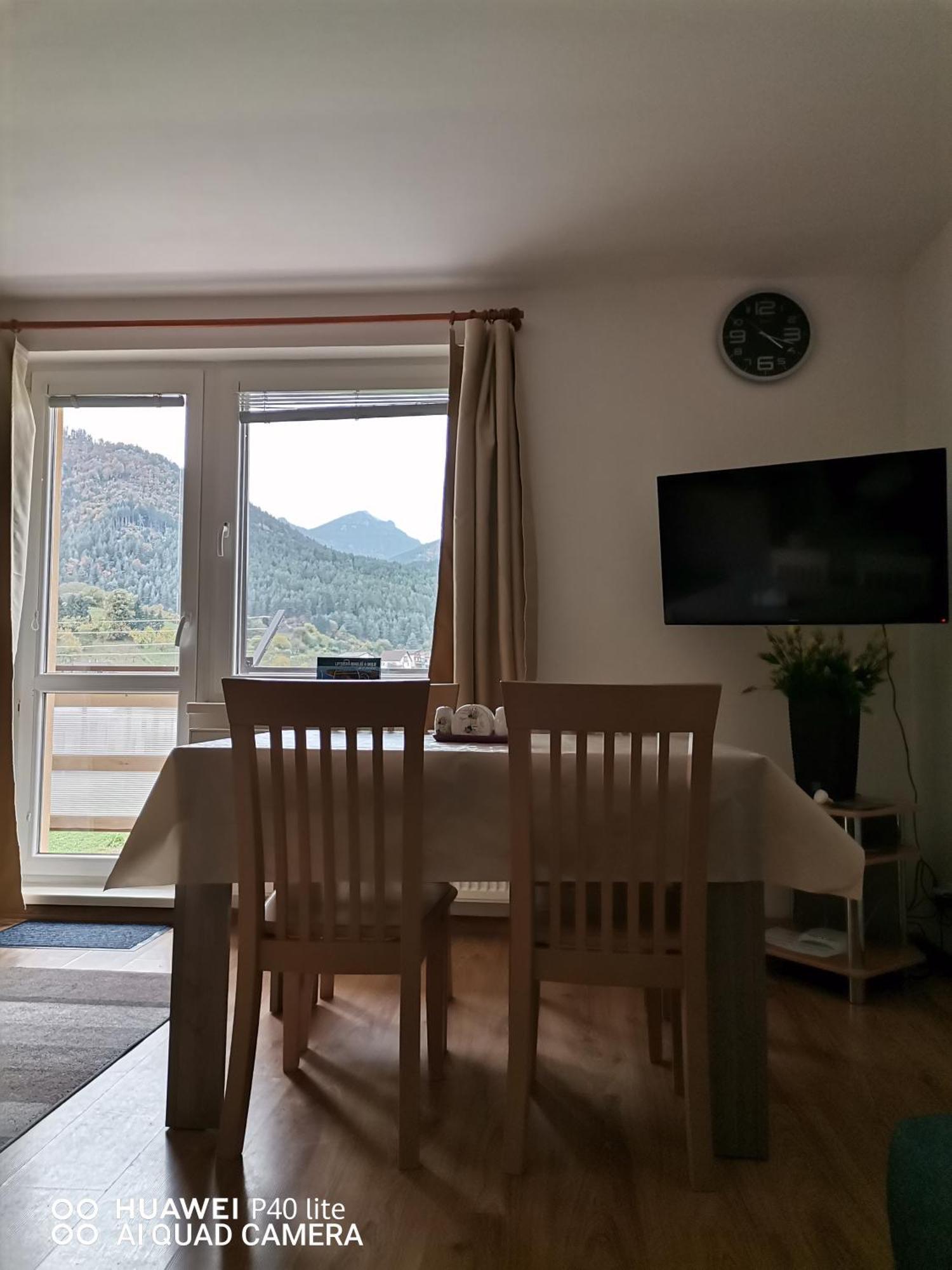 Apartman Family S Vyhladom Na Choc Lúčky Buitenkant foto